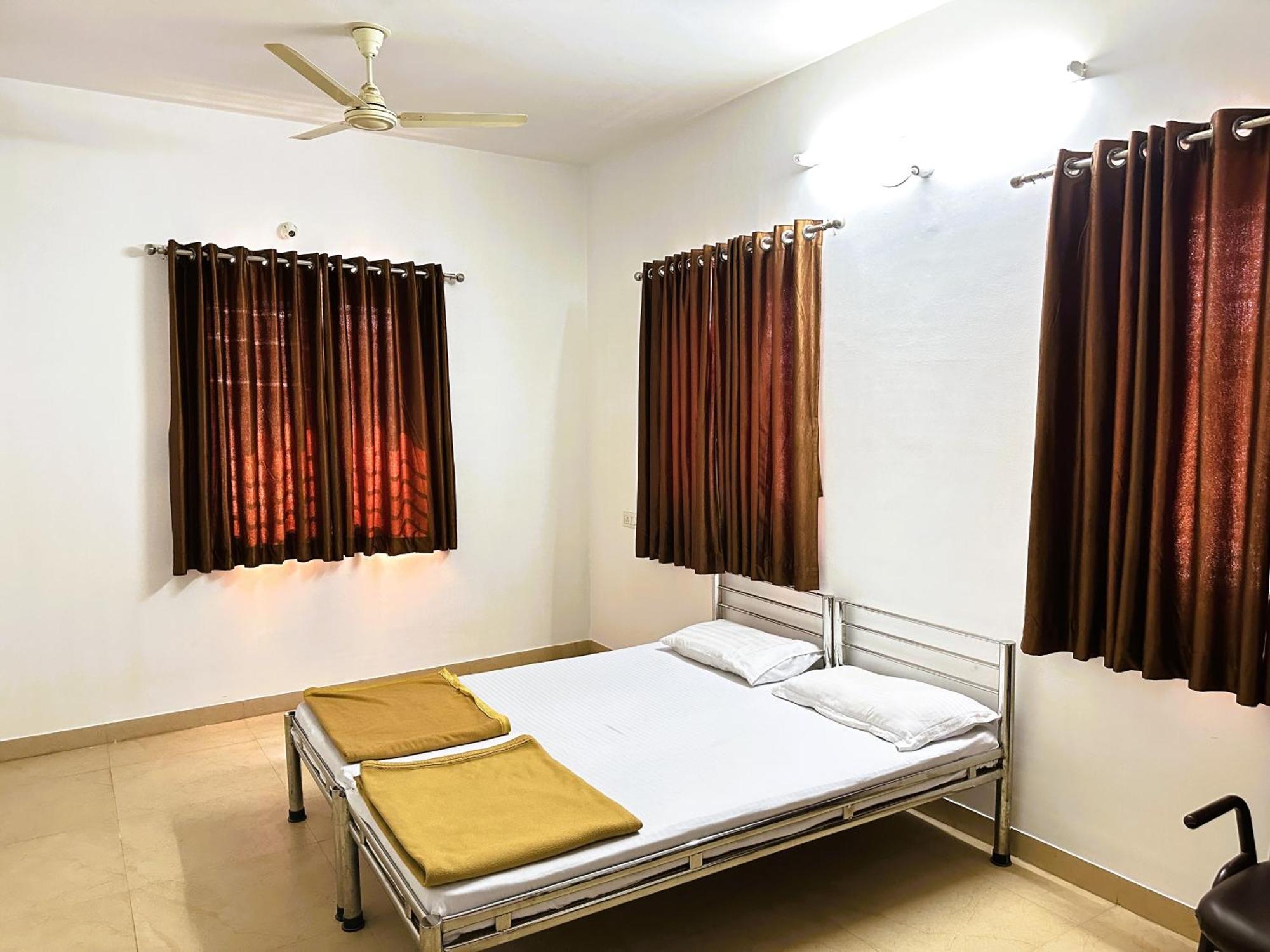 Ranjan Vadi Hotel ภุช ภายนอก รูปภาพ