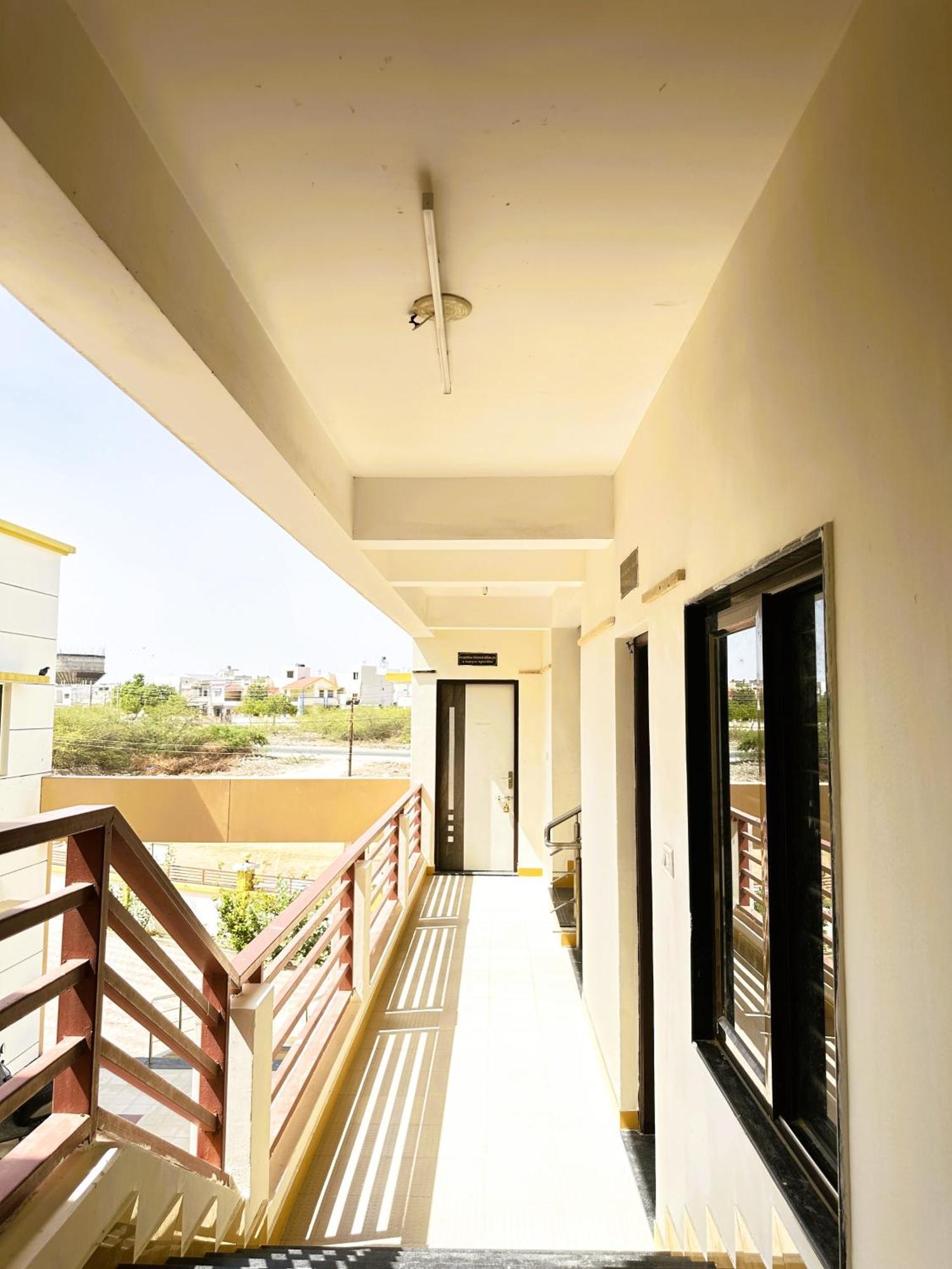 Ranjan Vadi Hotel ภุช ภายนอก รูปภาพ